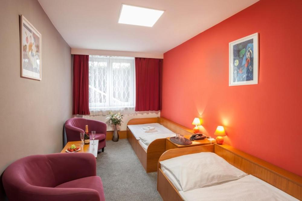 Hotel Gol Garni Olomouc Buitenkant foto