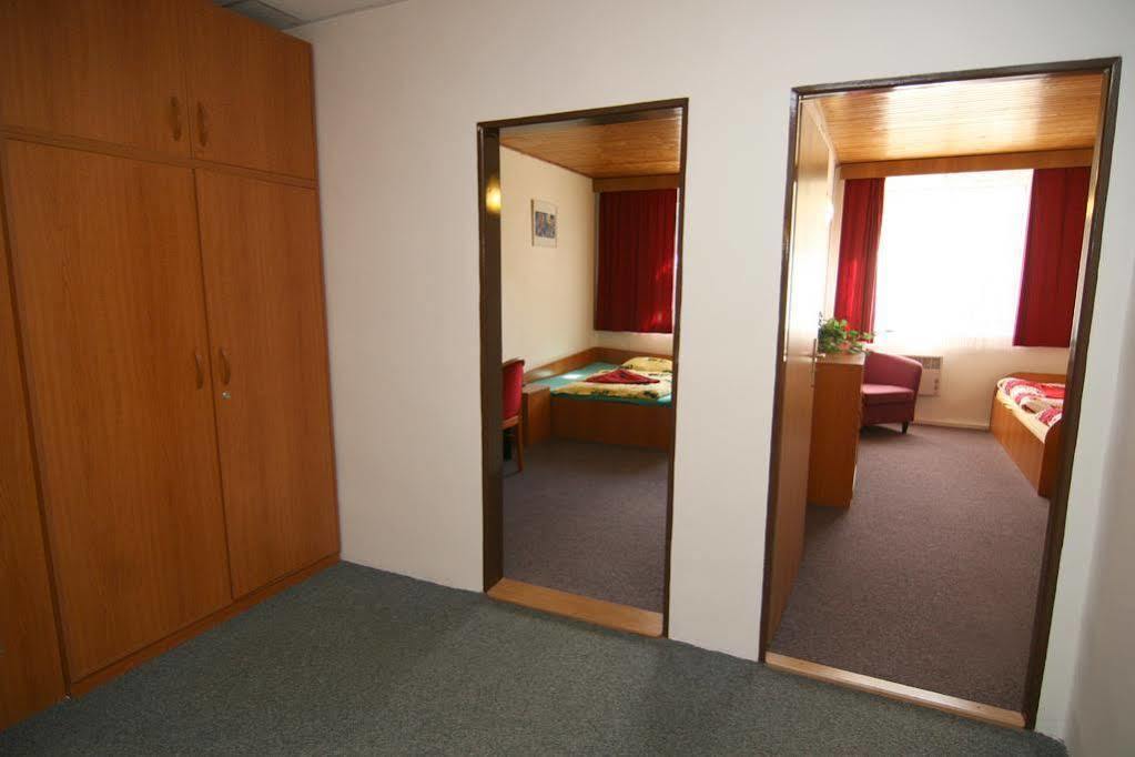 Hotel Gol Garni Olomouc Buitenkant foto